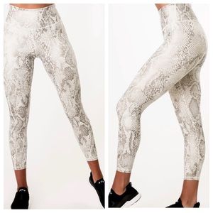 High-Waist Snake Print Leggings in Cream
